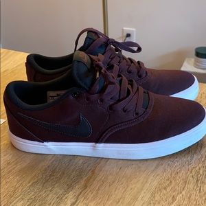 Nike SB CHECK SOLARSOFT PURPLE 8.5 sneakers